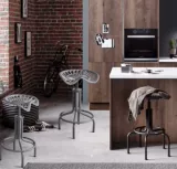Стул бара промышленного стиля может быть поднят на столовых стульях ретро -бары стул B & B Cafe Creative Cast Iron Chair Grey Grey