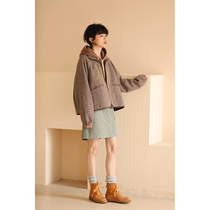 Miss Hadtooth Chen Aijia with color palette retro high-waisted avocado green corduroy Joker slim skirt