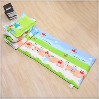 Шесть -зажигание свиньи в поросят