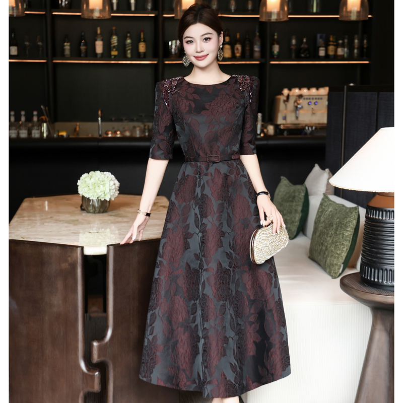 Zhilai High-End Ladylike Dress, Light Luxury with Diamond Embellishments, Waist-Cinching, Three-Quarter Sleeves, A-Line Mid-Length Dress, 2026 Autumn Zhilai High-End Ladylike Dress, Light Luxury with Diamond Embellishments, Waist-Cinching, Three-Quarter Sleeves, A-Line Mid-Length Dress, 2026 Autumn