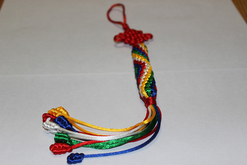 Buddhist Supplies Tibetan Woven Handicrafts Colorful Threads Auspicious Knots Wrapped In Peace Knots