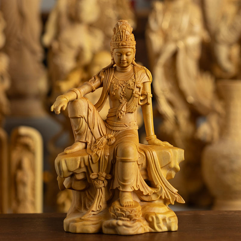 Small Leaf Boxwood Carving Crafts Collection, Home Decoration, Large and Serene Water Moon Guanyin Bodhisattva Small Figurine
