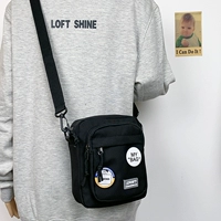 Черный отправляет два значка