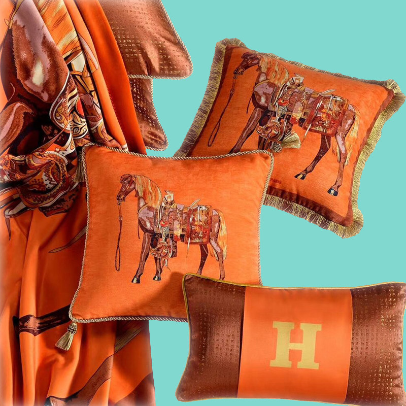 American light and luxurious horse orange hug with pillow orange colour-like board room home living room sofa-bed head flow sumpback