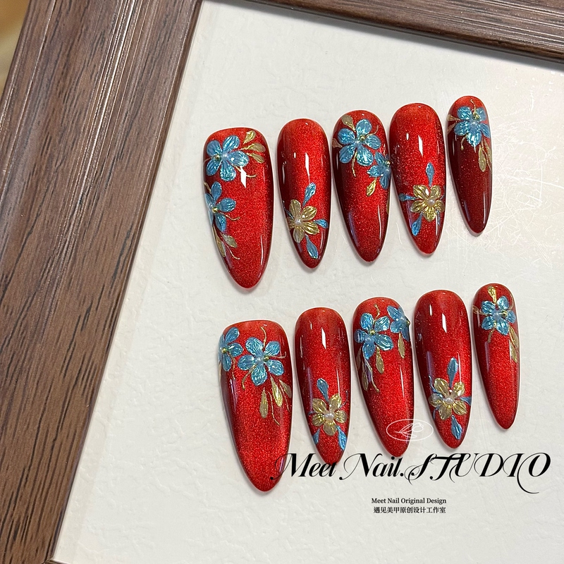 New Chinese-Style Floral Embroidery | Bride's Xiuhe Wedding Nails with Cat-Eye Effect, Hand-Painted Gold Flowers, Elaborate Almond-Shaped Nail Art, High-End Wearable Nails
