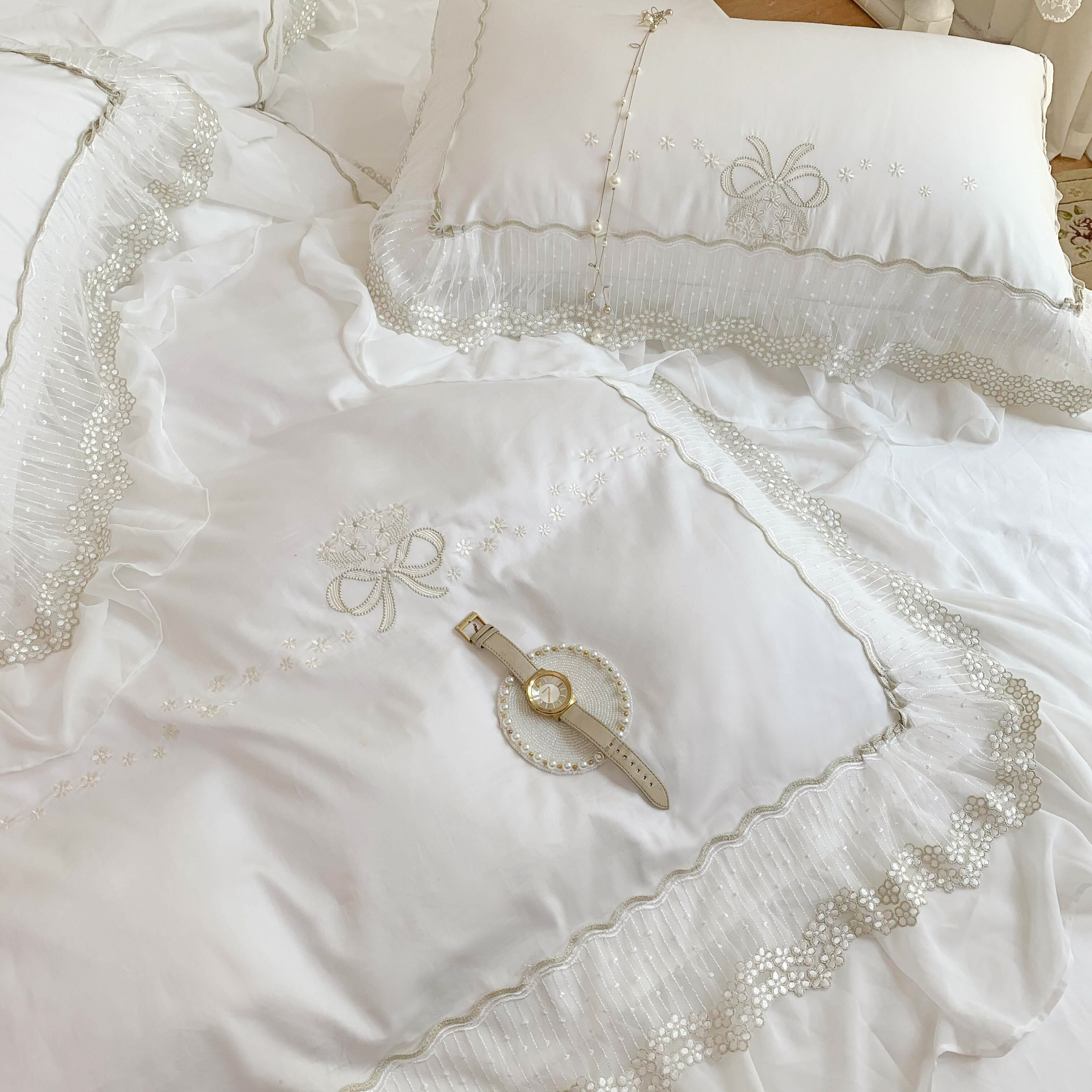 White 140 All-cotton Bed Supplies Princess Wind 100 Pure Cotton Four Pieces Teen Hearts Embroidered Quilt Cover Soft Cotton