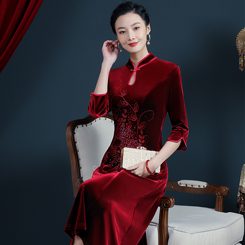 Happy Mother-in-law Wedding Banquet Wedding 2022 Summer Gold Velvet Qipao Noble Foreign Pie Young Wedding Mother Foreign Dress