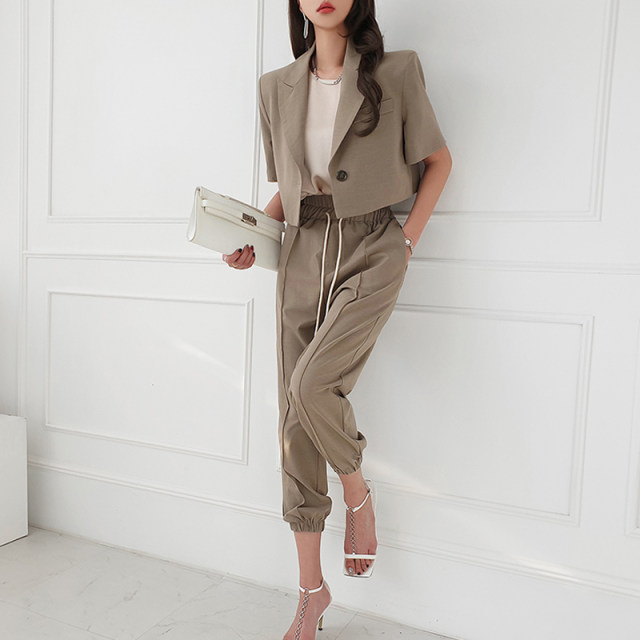 OL workplace two-piece set female 2022 summer Korean style temperament suit small jacket waist cropped pants casual suit tide