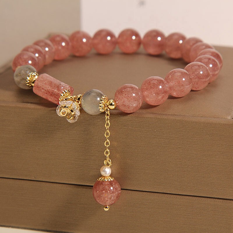 Korean Style Simple and Unique Natural Strawberry Crystal Pink Crystal Bracelet for Female Students and Best Friends, Light Luxury and Exquisite Bracelet