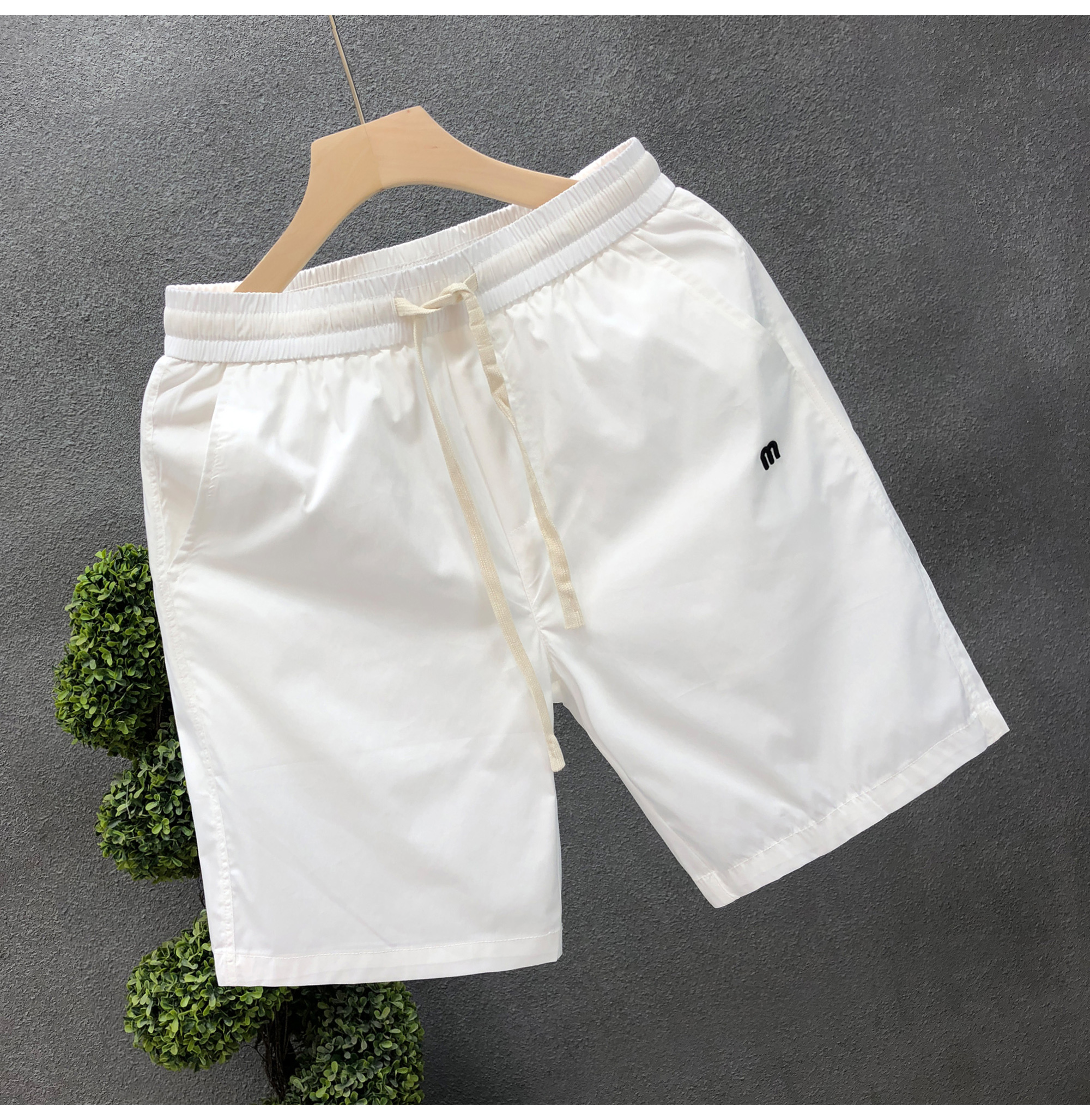 Vêtements d'extérieur blancs brodés simples, pantalons de plage fins pour hommes, amples, grands shorts décontractés pour la maison_voghion.com