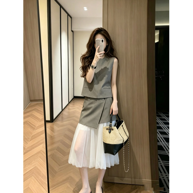 Work Commute Style, Old Money Style, Korean Style Outfit, Elegant and Sophisticated, Sleeveless Vest and Skirt Two-Piece Set for Women, Summer