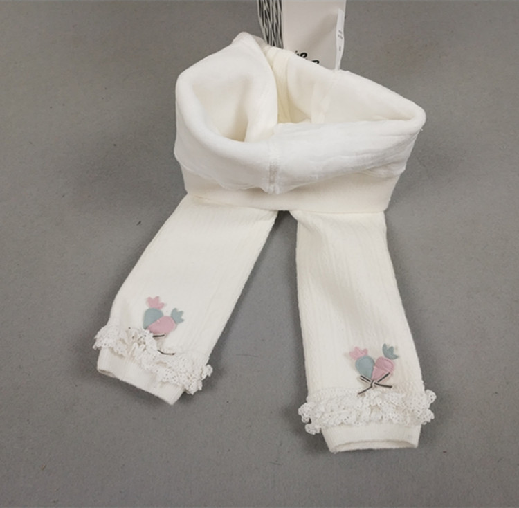 Bé gái mùa thu đông cộng với quần lửng nhung dày cho bé một chiếc quần legging nhung bé cộng với quần nhung ấm vớ dày thu đông cho bé