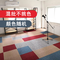  Office carpet splicing square project Billiard hall carpet full of cheap defective products to deal with clearance loss