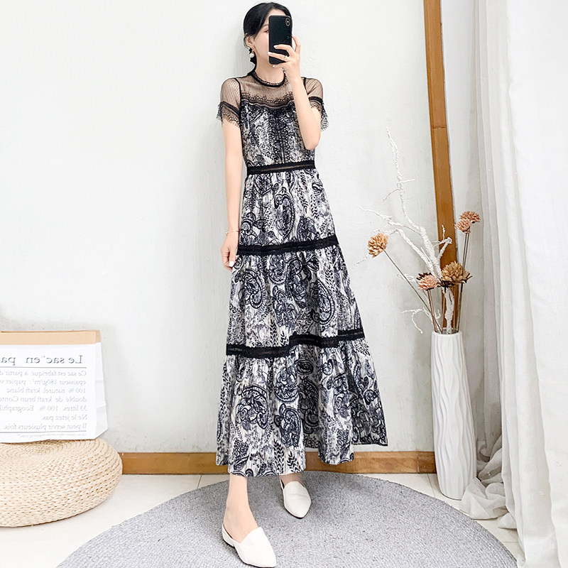 2022 new women's dress Summer French style retro lace splicing long version of women's cashew with slim temperament long dress