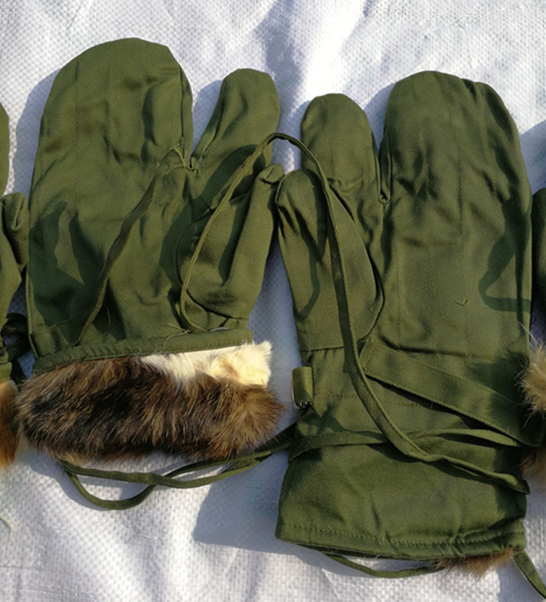 Men's outdoor three-finger rabbit fur wool gloves electric car riding anti-cold and warm outer glove fur integrated