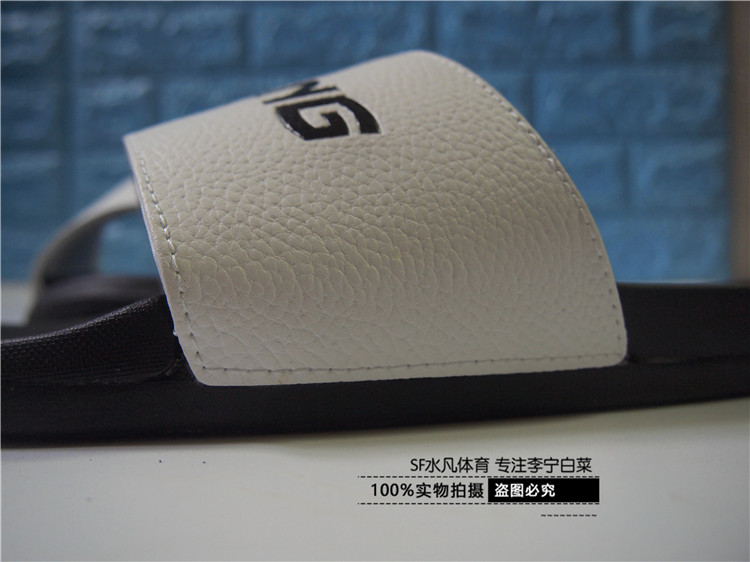 Li Ning 2018 hè phong cách mới xu hướng retro thời trang giản dị dép thể thao màu đen trắng AGAN003 đơn giản dép tổ ong màu