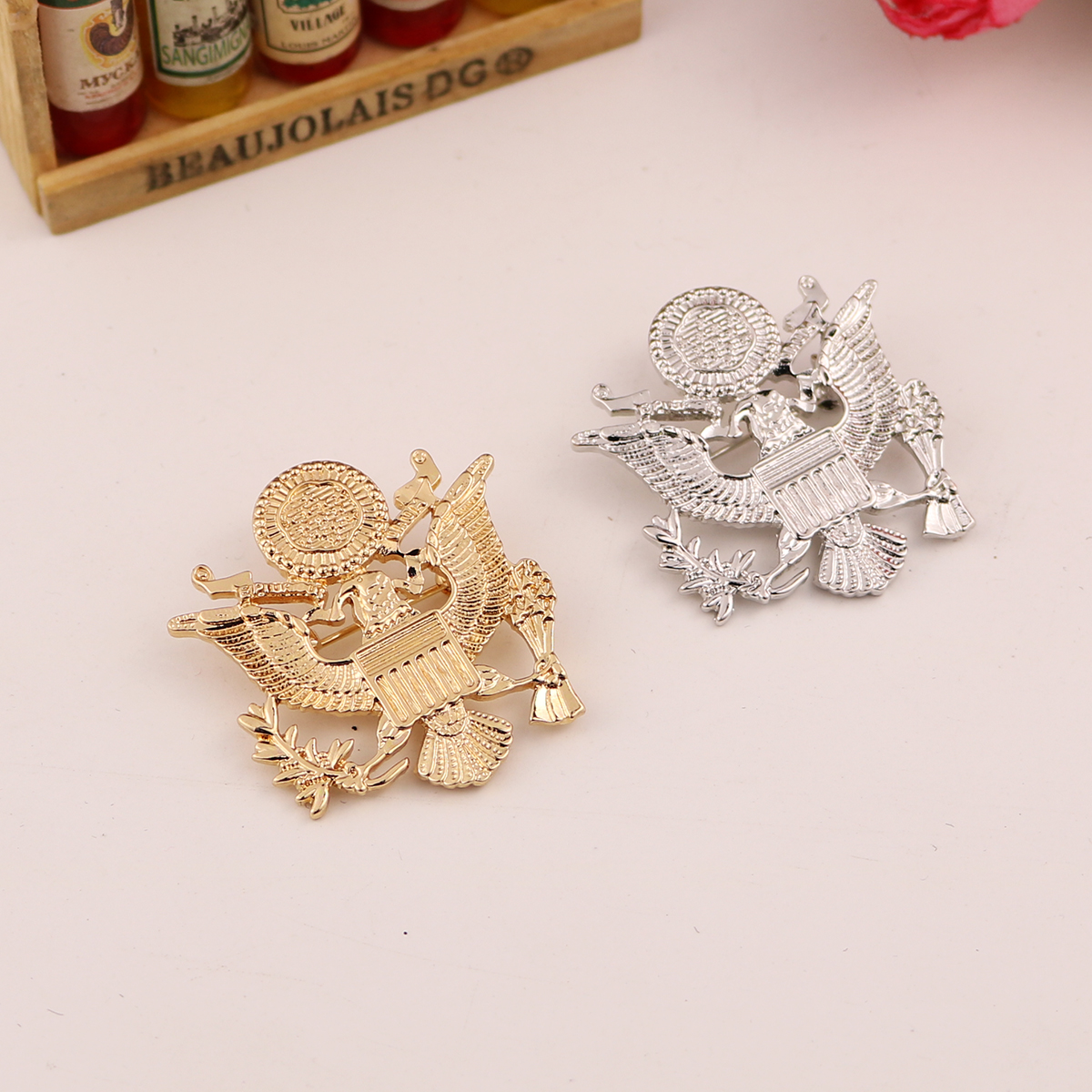 Châu âu và Mỹ hipsters pin khóa cá tính retro độc đoán hai đầu eagle huy hiệu phụ kiện ban đầu triều của nam giới phù hợp với trâm