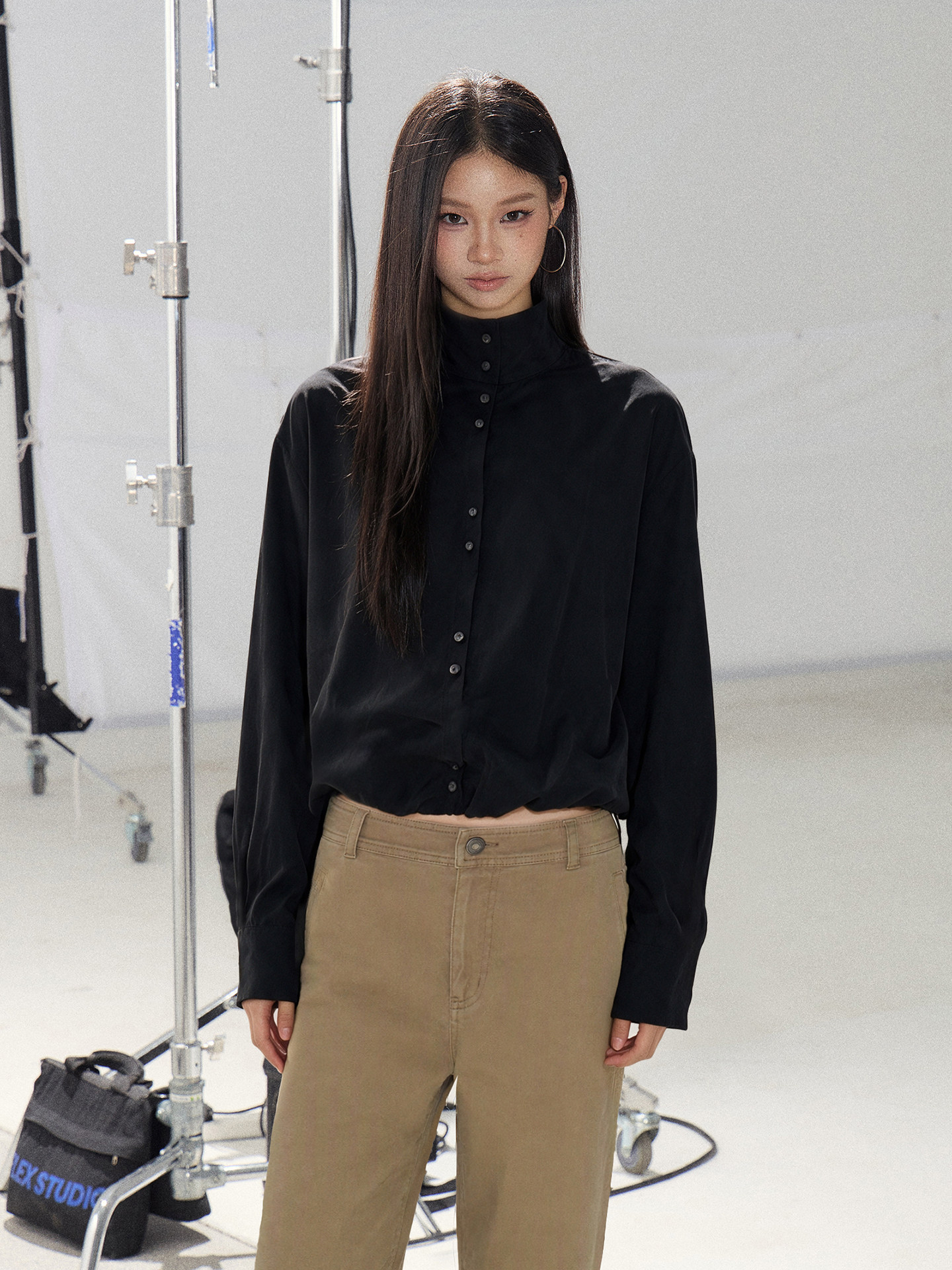 WITHMIN Black Stand-Collar Shirt