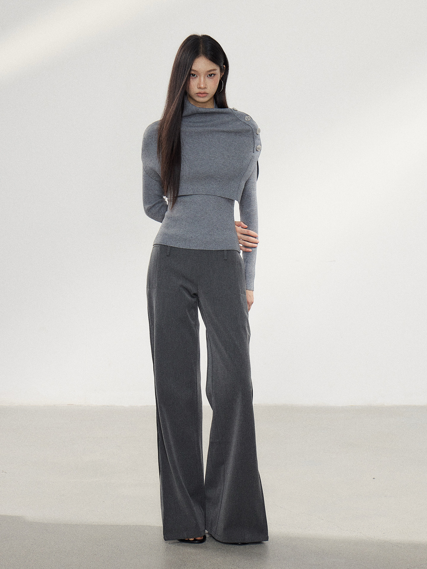 WITHMIN Low-Waist Straight-Leg Trousers