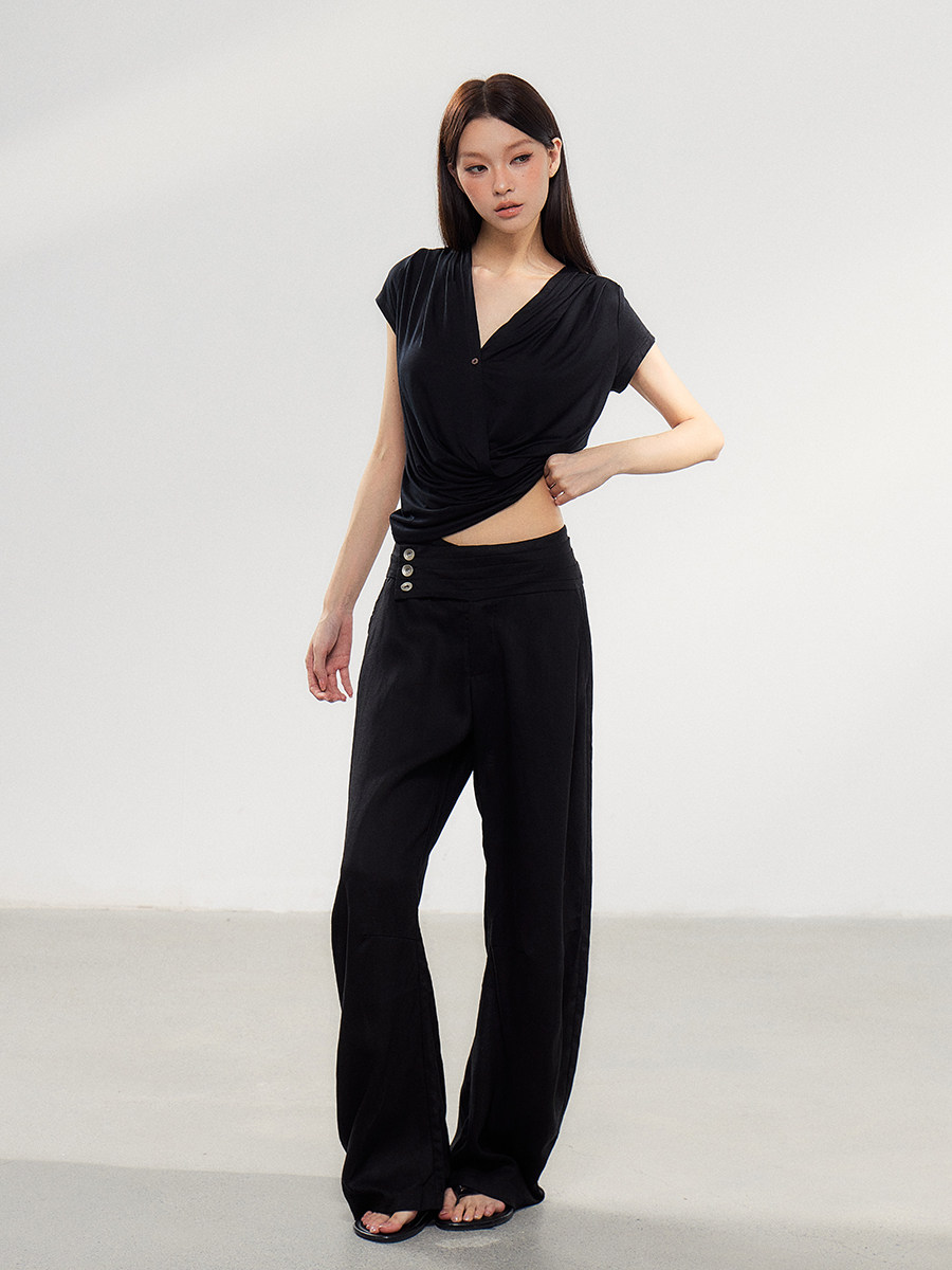 WITHMIN Black Asymmetric Button Low-Rise Straight-Leg Pants