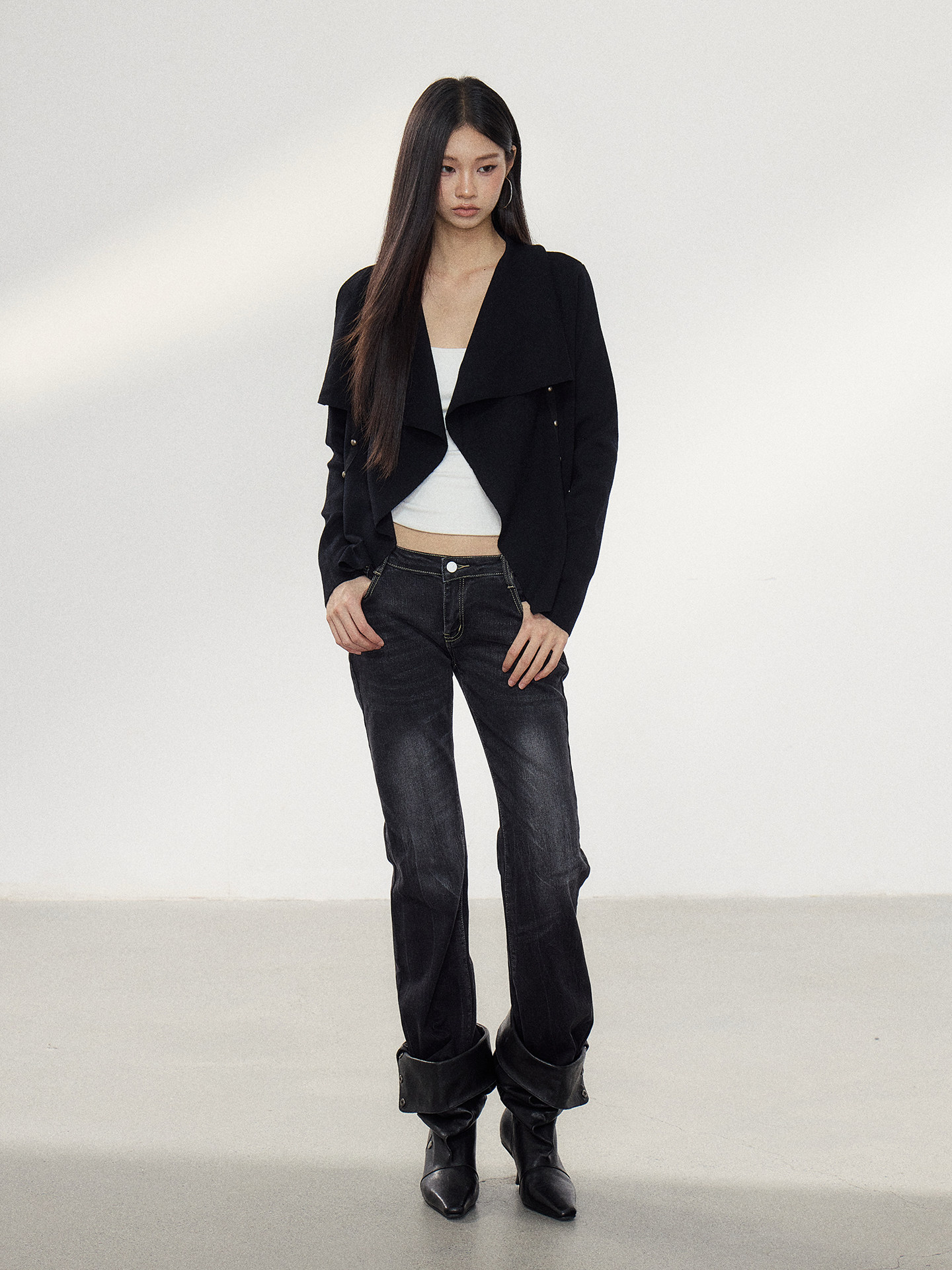 WITHMIN Pure Desire V-Neck Cropped Cardigan