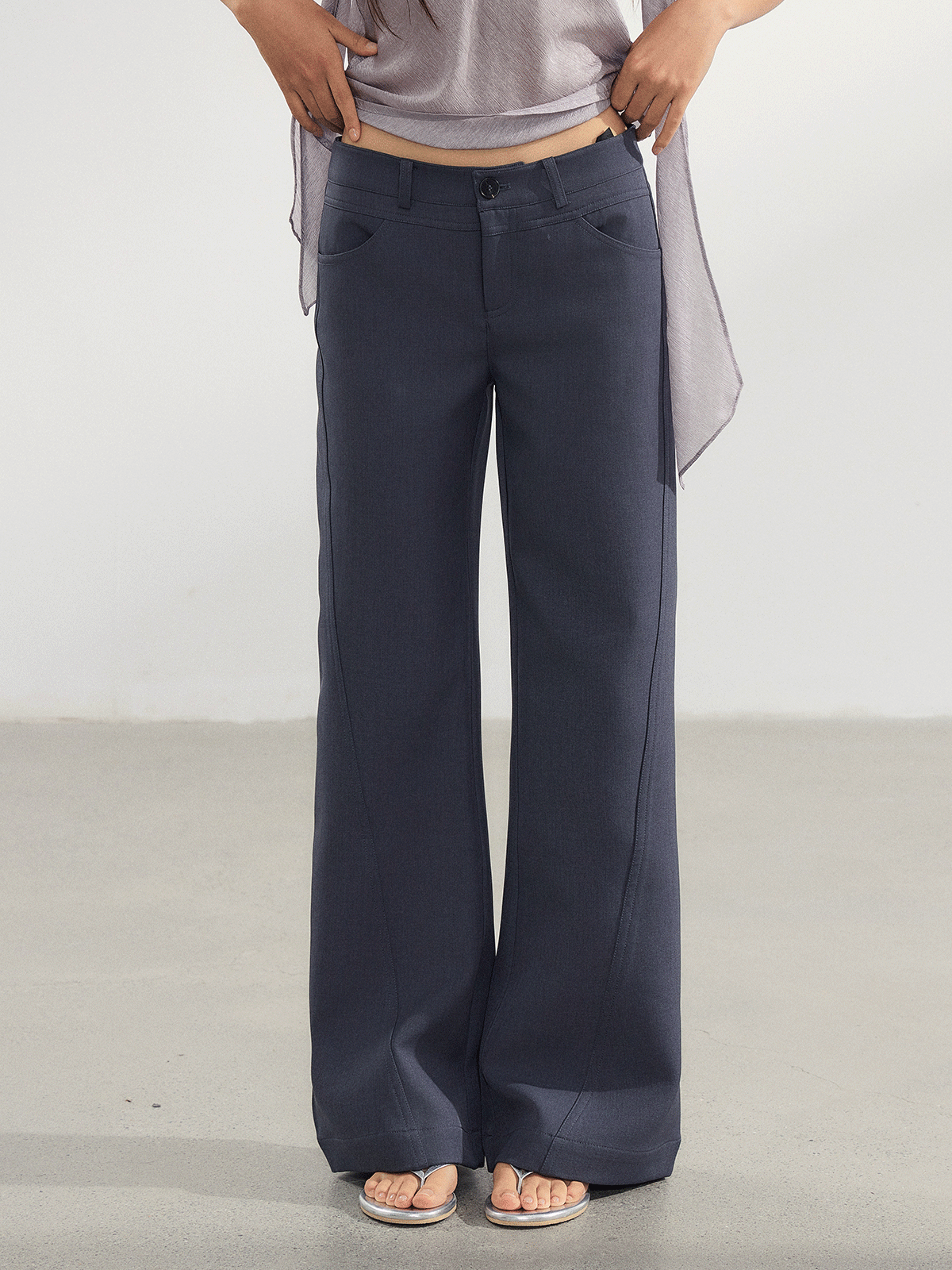 WITHMIN Dark Blue Low-Waist Straight-Leg Trousers