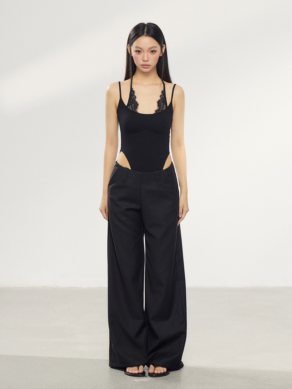WITHMIN Black Low-Waist Wide-Leg Trousers