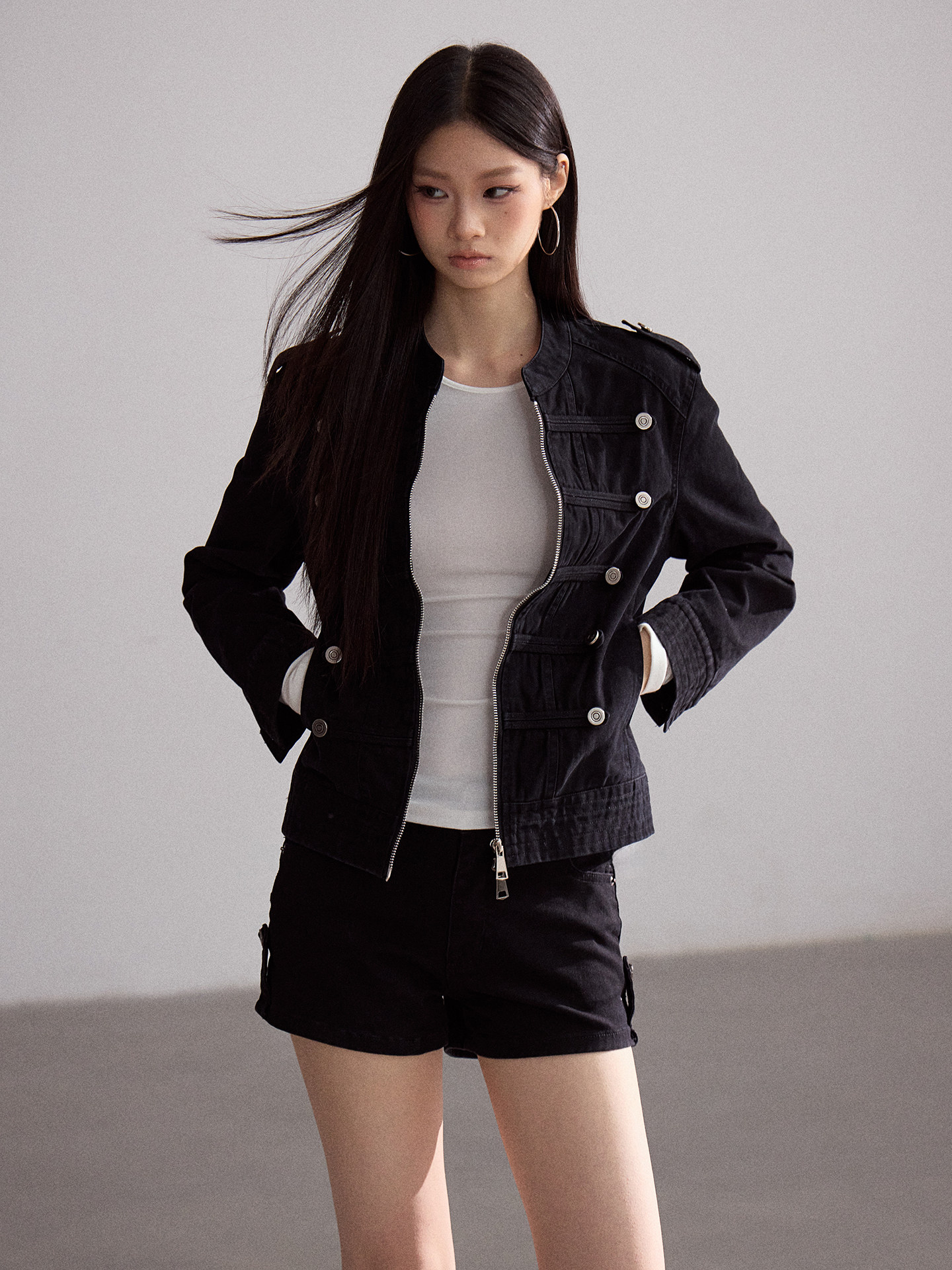 WITHMIN Black Zip-Up Cropped Jacket