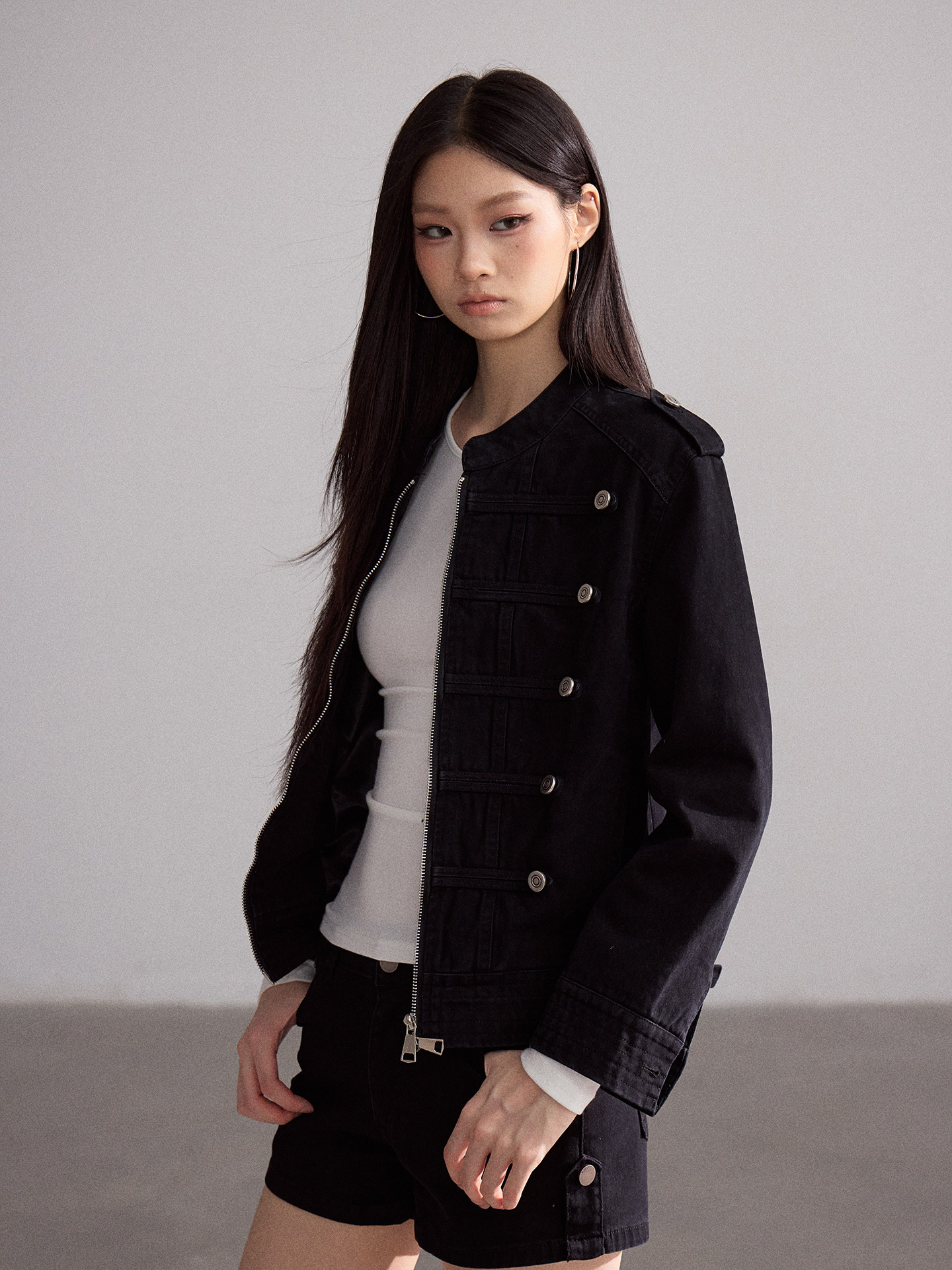 WITHMIN Black Zip-Up Cropped Jacket