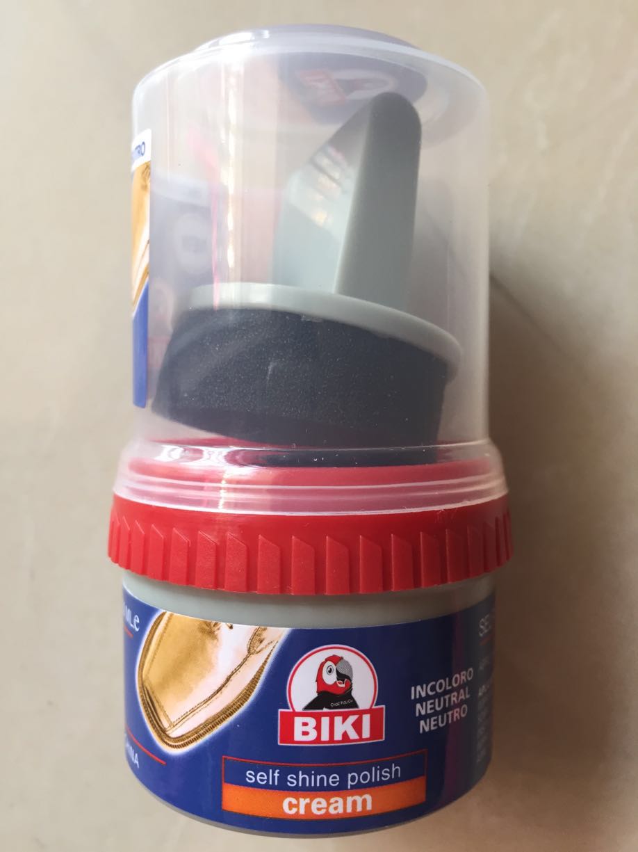 Đánh bóng giày dung dịch rửa giày trắng