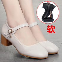 Middle aged and old thick heel leather shoes women 2021 spring new leather mother shoes lace stitching one-button shoes