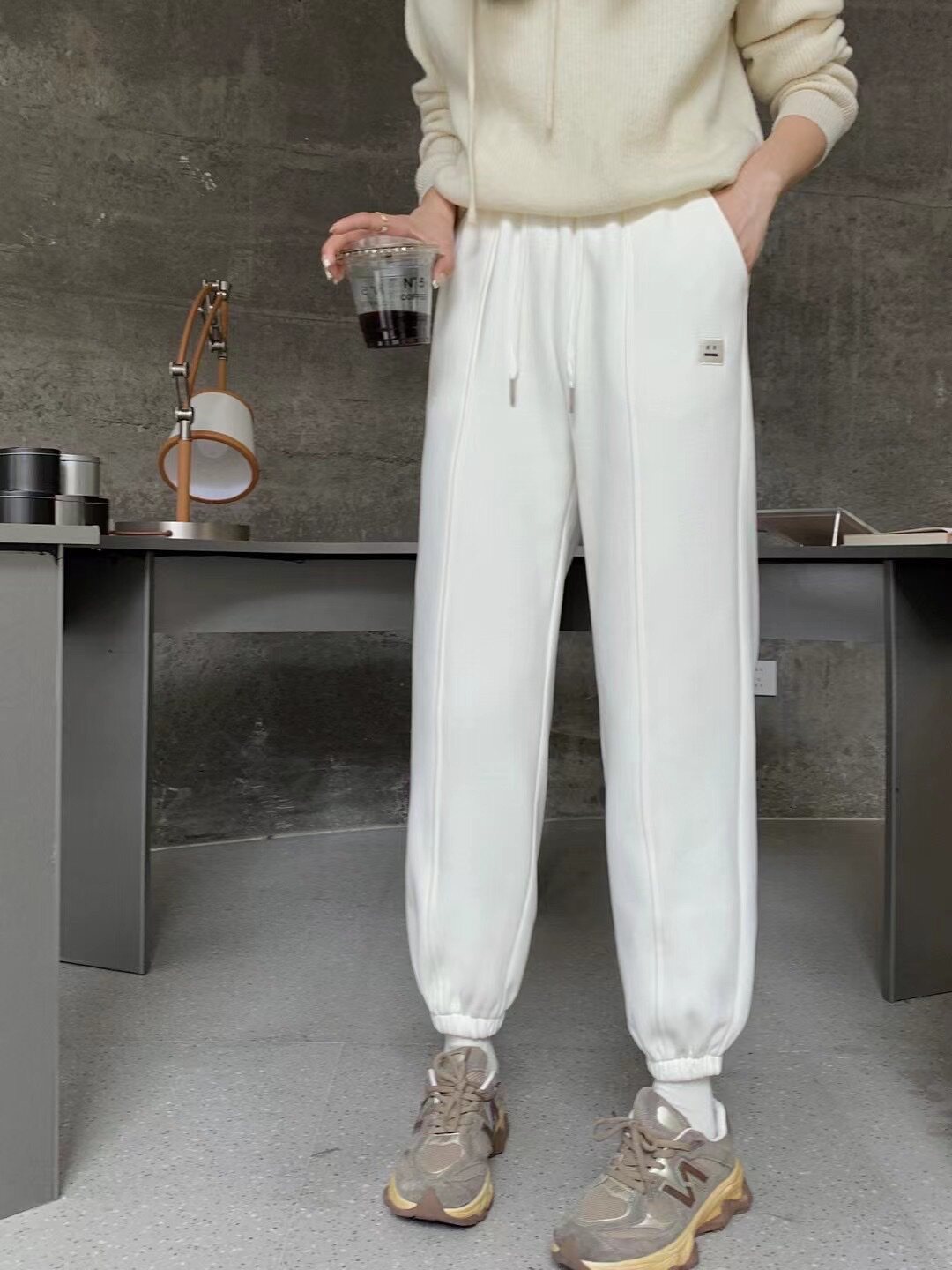 Winter new fleece sweatpants women's embroidery pattern elastic waist drawstring casual trousers