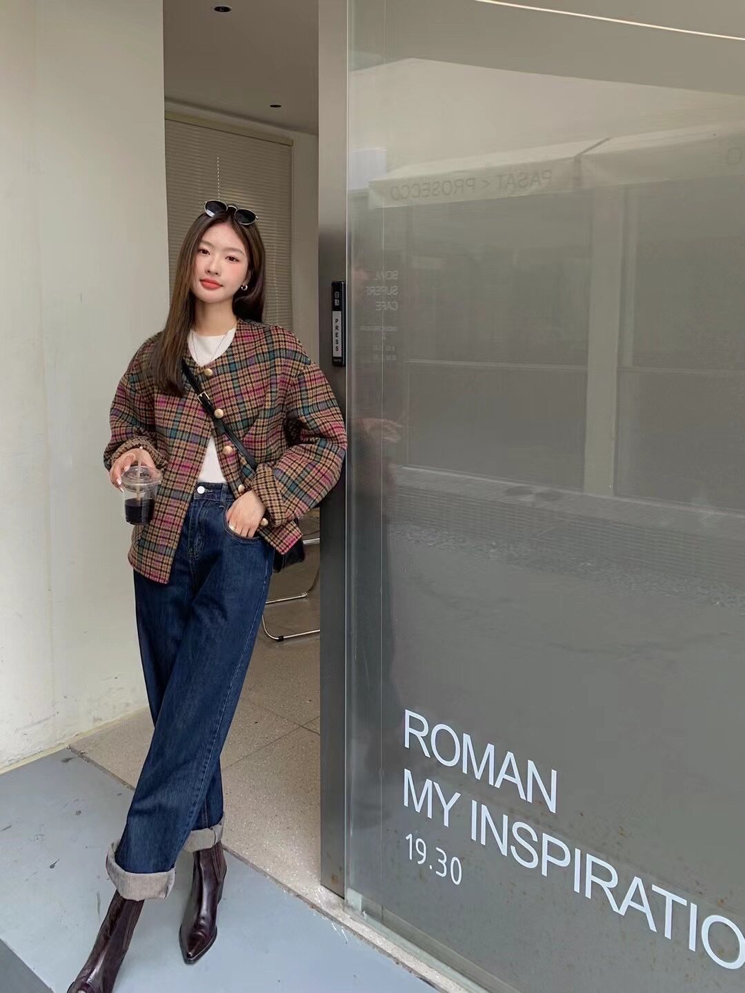 Reversible round neck wool coat versatile for petites