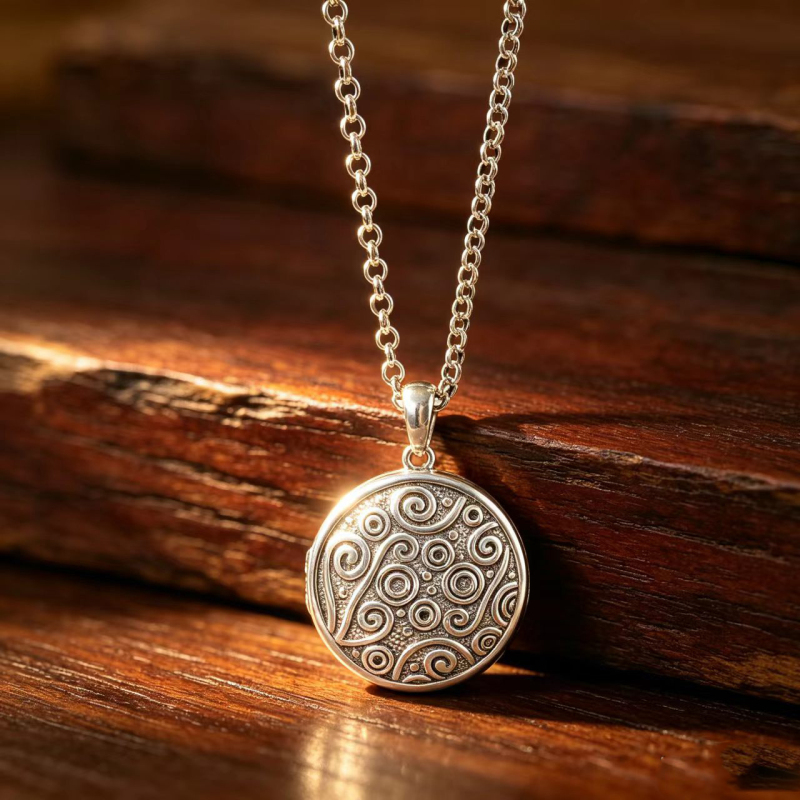Sweater Chain Photo Frame Box Thai 925 Sterling Silver Can Be Opened to Hold Photos Pendant Necklace Round Shape for Men and Women Sweater Chain Photo Frame Box Thai 925 Sterling Silver Can Be Opened to Hold Photos Pendant Necklace Round Shape for Men and Women