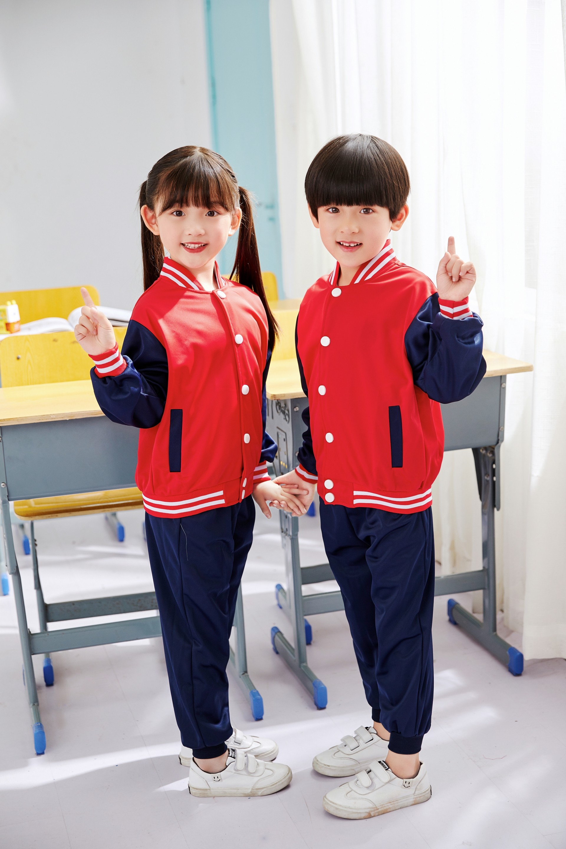 New kindergarten uniforms, class uniforms, primary school uniforms, spring, autumn and winter sports suits factory direct sales customization
