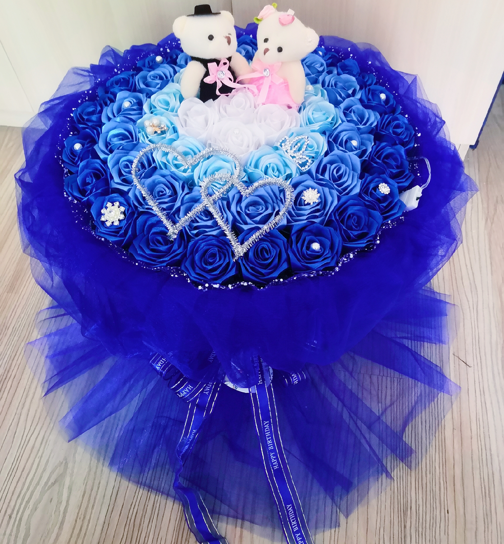 Staging Shunfeng finished silk with rose bouquet handwork basket color Birthday Lover Christmas Birthday Lover Christmas Gifts
