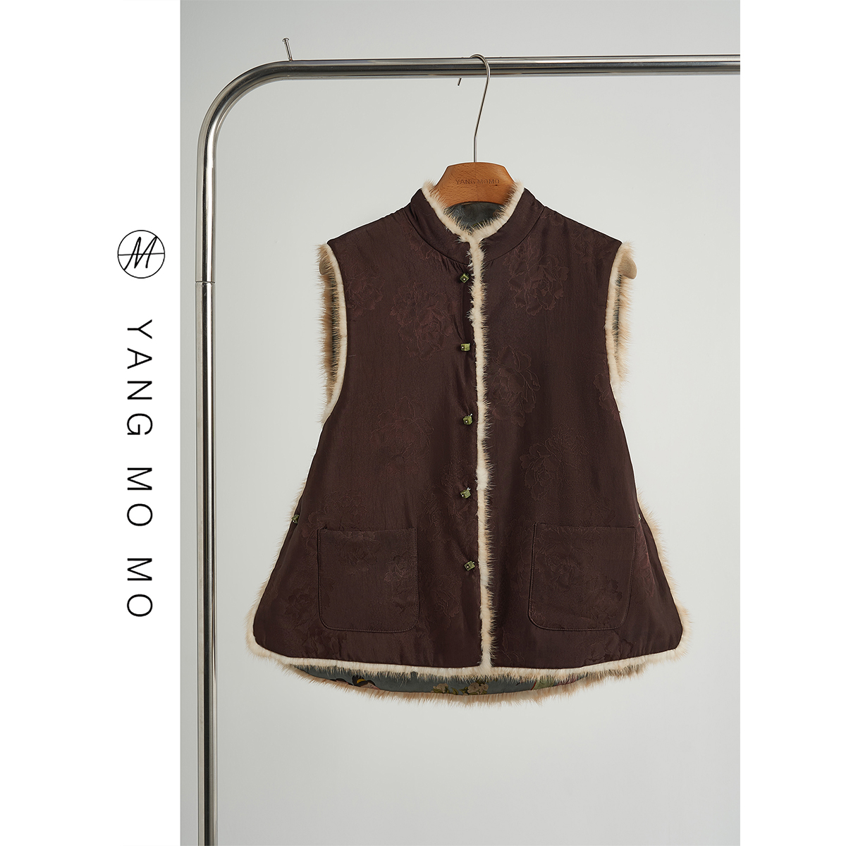 新中式国风提花小人马甲短外套🧥女装👚2025年新款冬季夹棉背心双面穿解析