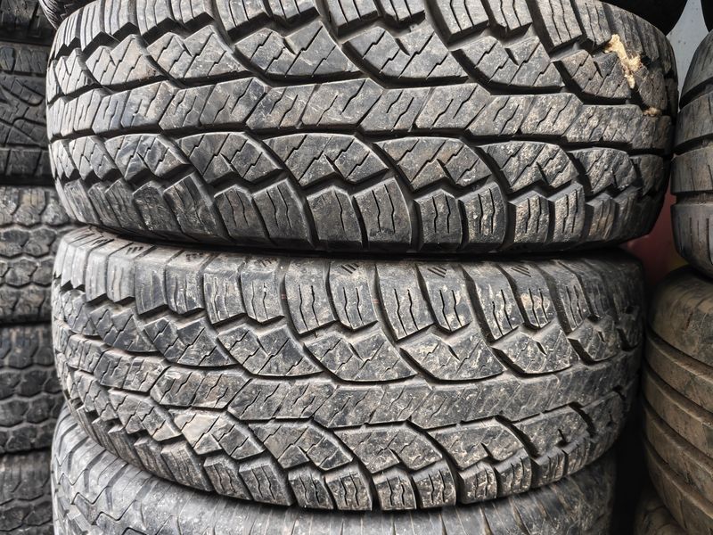 Off-Road Vehicle, Pickup Truck, Van, Car Tires, Original Factory Genuine Product 215-75-15, Installation Included for Customers Who Visit the Store