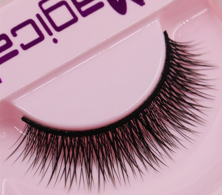 A box of 10 pairs of false eyelashes L58 natural cross thick short nude makeup student makeup two boxes to send glue
