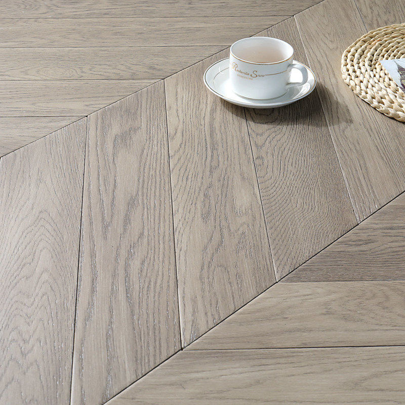 Pure three-layer herringbone spelling fishbone spelling floor Gray oak multi-layer solid wood floor Lock geothermal metallic paint household