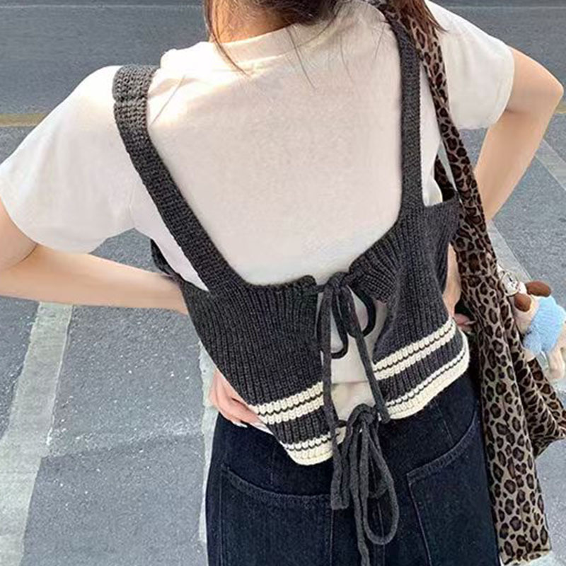 Autumn and Winter Striped Short Knitted Vest for Women, Slim-Fit Layered Sleeveless Sweater, Outerwear Top