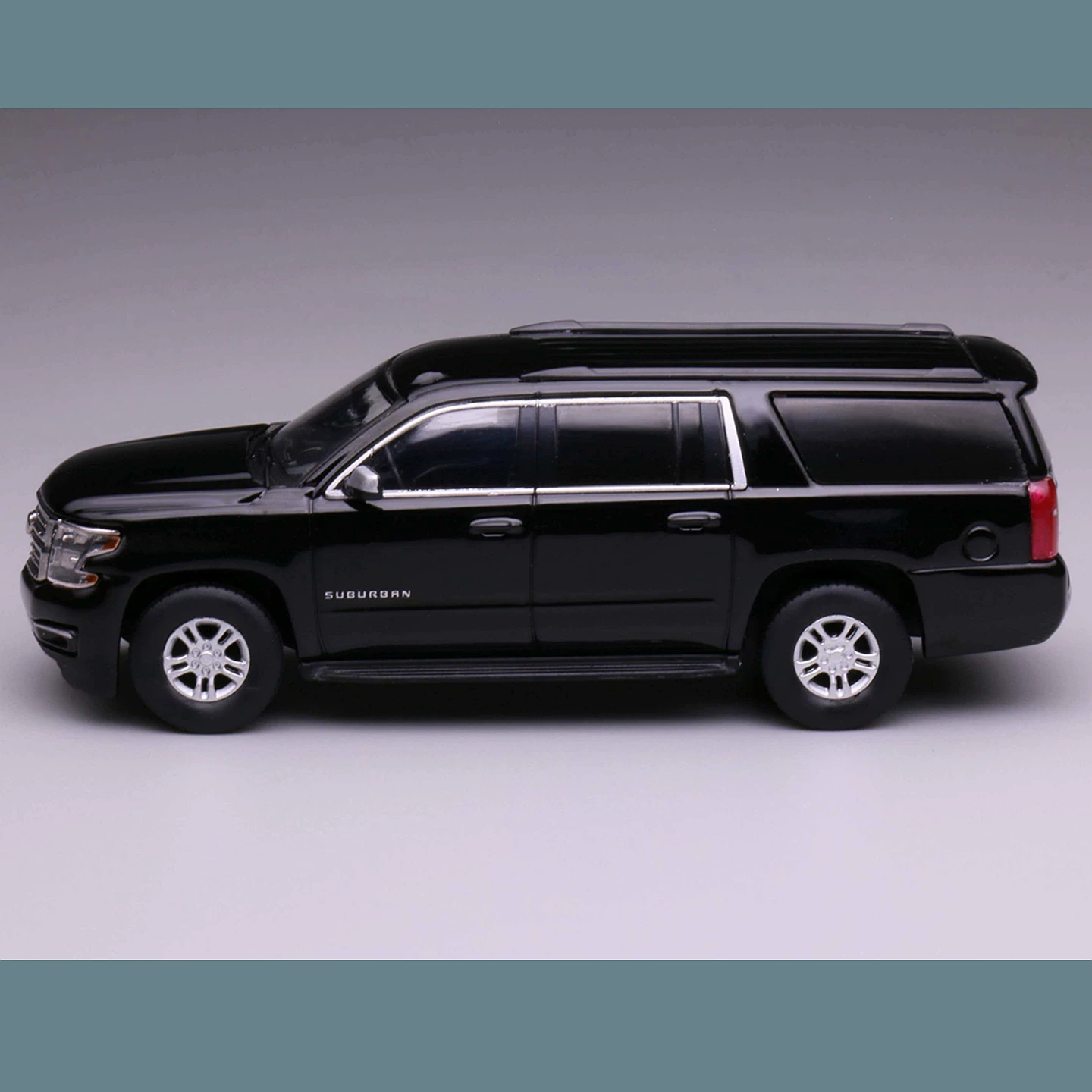 Модель 596 1:64 Chevrolet Suburban 2015 Suburban алюминиевых сплавов внедорожная полицейская модель автомобиля