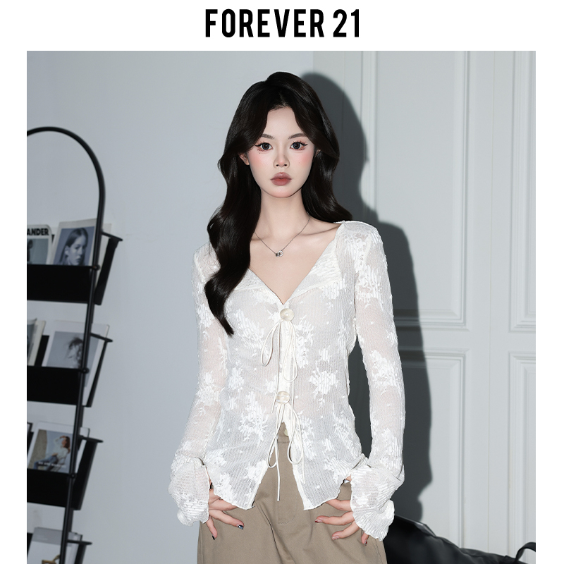 Forever21 High-End Lace Embroidered Slim-Fit V-Neck Knitted Top for Women, French-Style White Flared Long-Sleeve Blouse