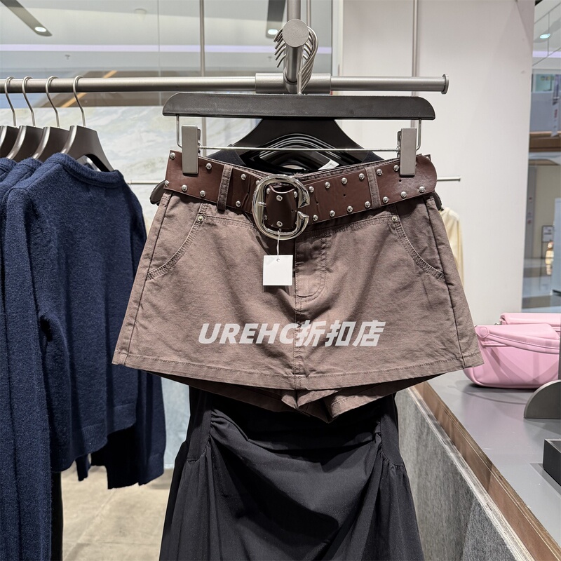 Urehc2026 Spring New Women's Fashion Trendy Modern Rivet Belt Decorated Skirt Pants Shorts 660047