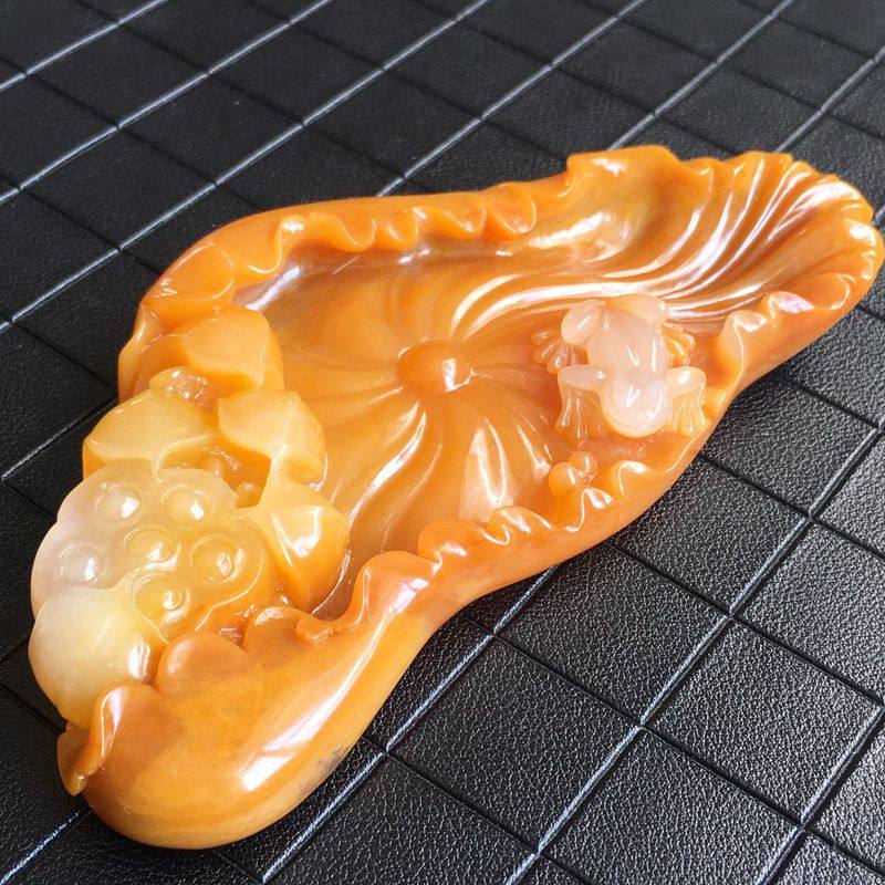 Yunnan Huanglong Yulong Mausoleum Mausoleum Old Hang Pit Material Small Pendulum of Lotus Pond Nightcolor Fine Craftsman's Distribution Certificate