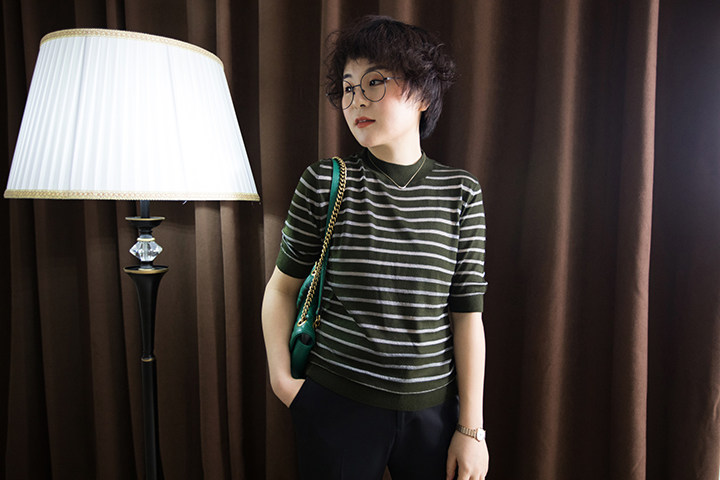 Clearance does not return~glitter dark flash thin short-sleeved high-elastic striped sweater five-point sleeve top T-shirt women