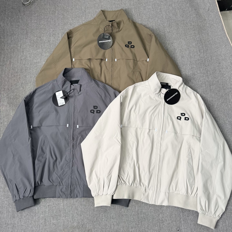 Round Badge Hot Item Three-Dimensional Silicone Logo Unisex Loose-Fitting Outdoor Jacket J078