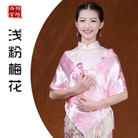 Светло -розовый цветок сливы