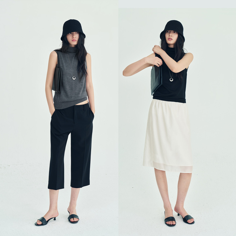 Amyy Studios 90's Retro Japanese Imported Triacetate Wool Blend Turtleneck Sleeveless Vest
