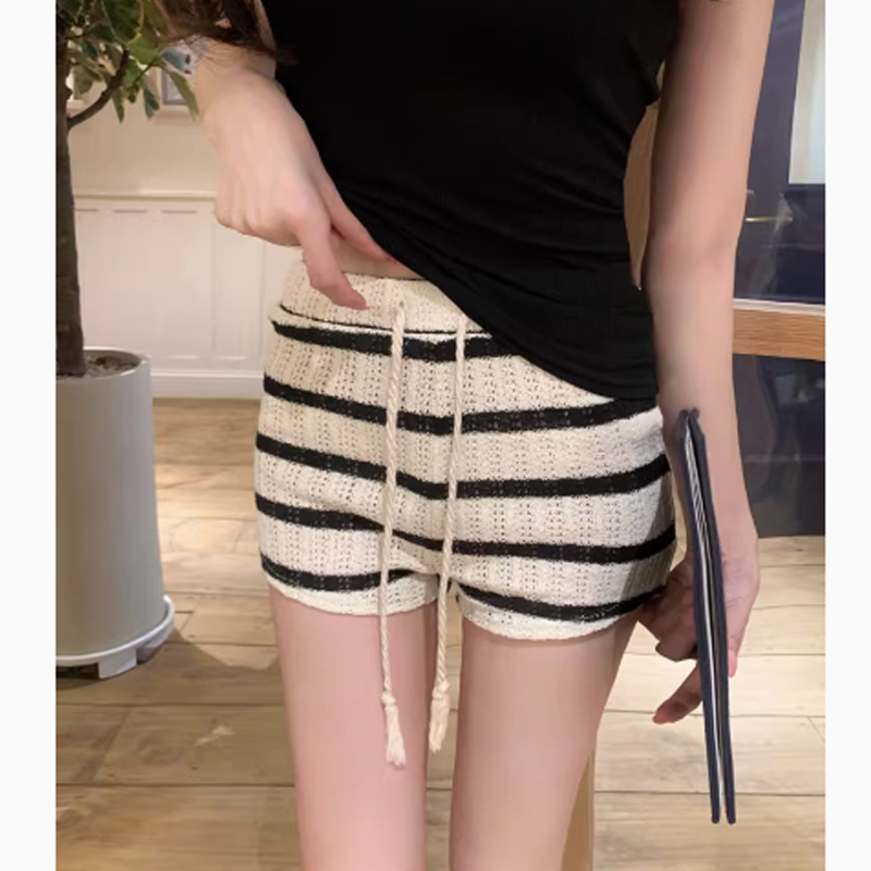 Lazy Striped Knit Straight-Leg Shorts for Women, Summer Design with Hollow-Out Breathable Loose Fit, Slimming Walking Shorts, Three-Quarter Length Hot Pants